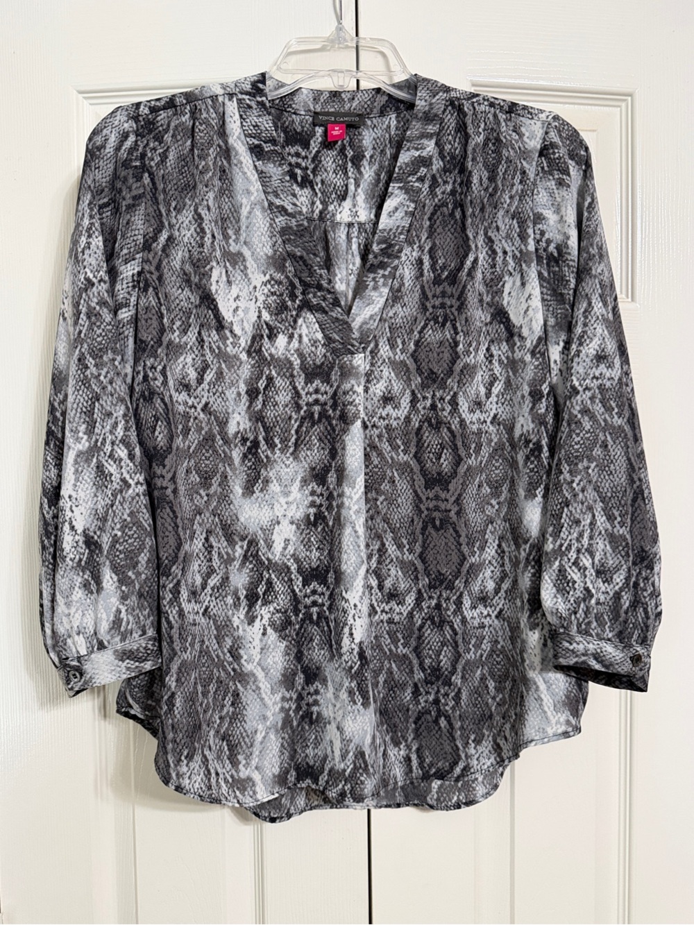 Vince Camuto Blouse Size Medium Black & Gray Snake-Print V-Neck